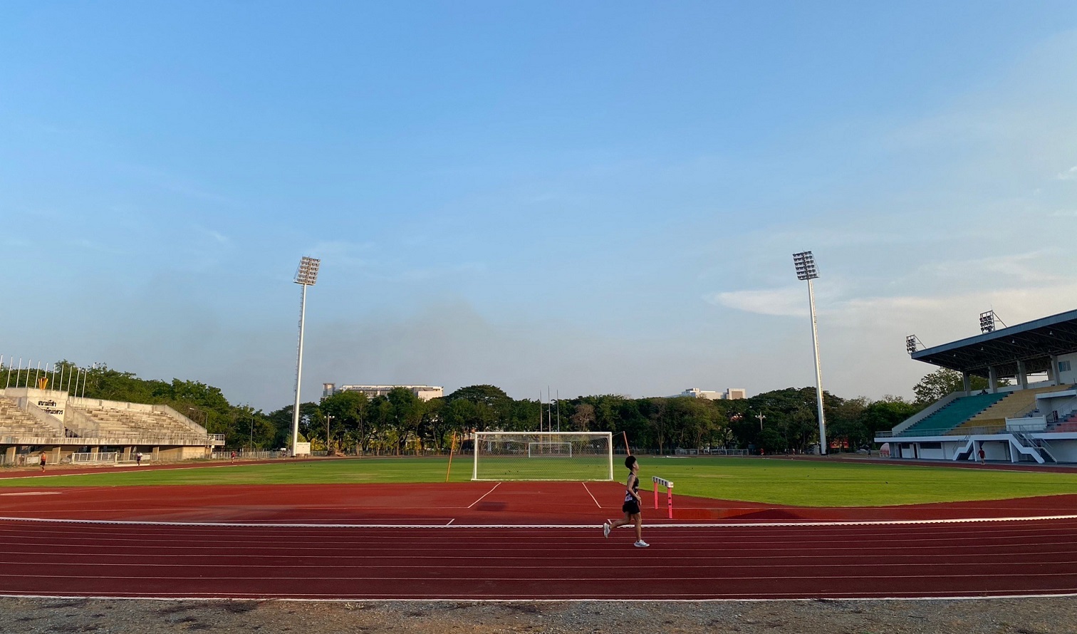 สนามกีฬา มหาวิทยาลัยนเรศวร จ.พิษณุโลก